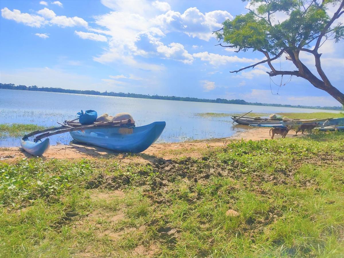 Lake Scape Yala Safari Inn Tissamaharama Eksteriør bilde